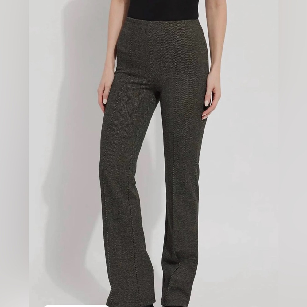 Coldwater creek women’s size 6P trousers ,flare leg ,front pockets, gray color